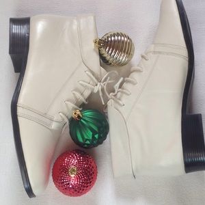 Liz Baker Winter White Lace-Up Booties in 11W